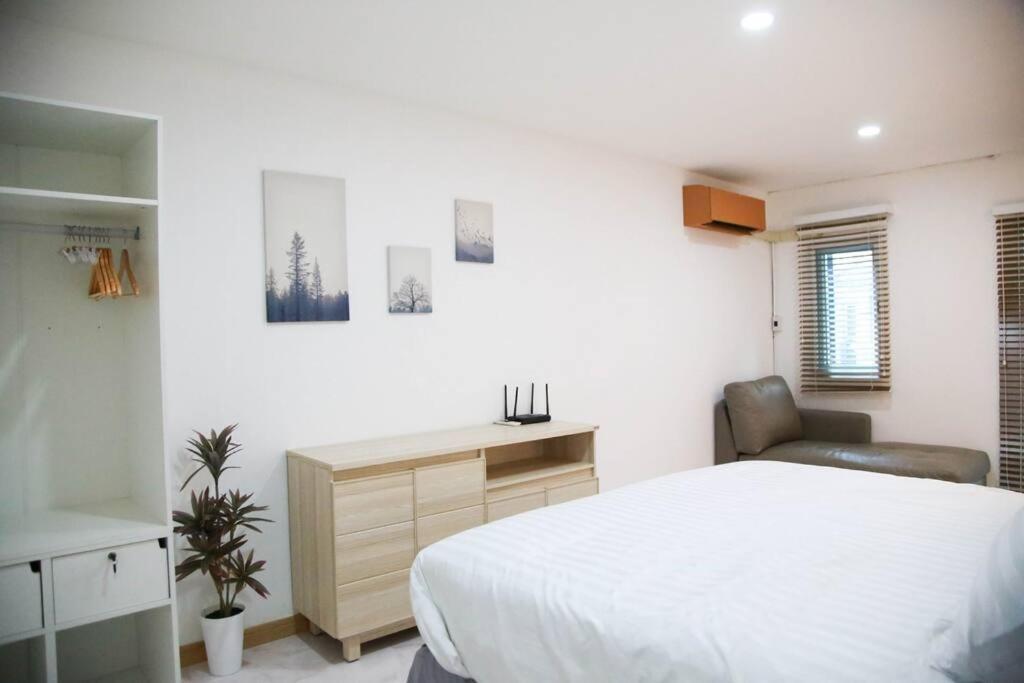 Near Bts Bearing Skytrain- Homey Living Townhome - 4 Bedrooms Apartment *
