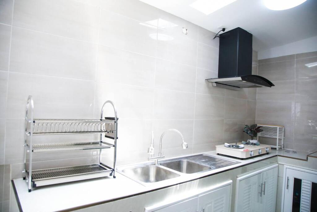 Apartment Near Bts Bearing Skytrain- Homey Living Townhome - 4 Bedrooms *