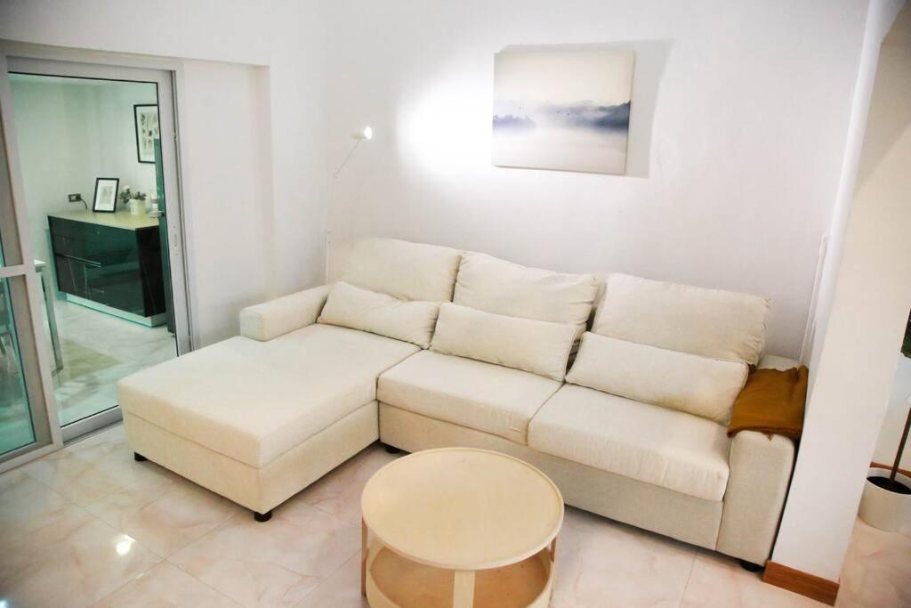 Near Bts Bearing Skytrain- Homey Living Townhome - 4 Bedrooms * Bangkok